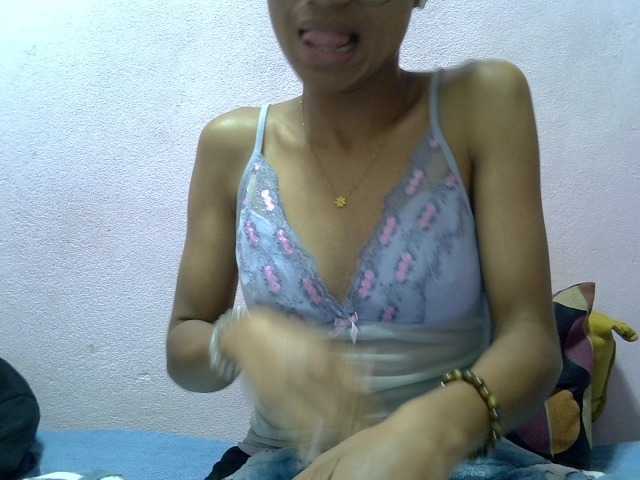 Yalane live cam on BongaCams