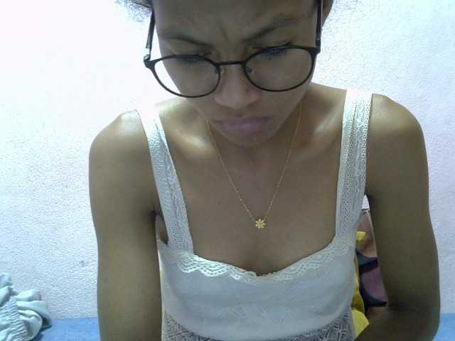 Yalane live cam on BongaCams