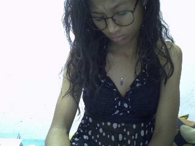 Yalane live cam on BongaCams