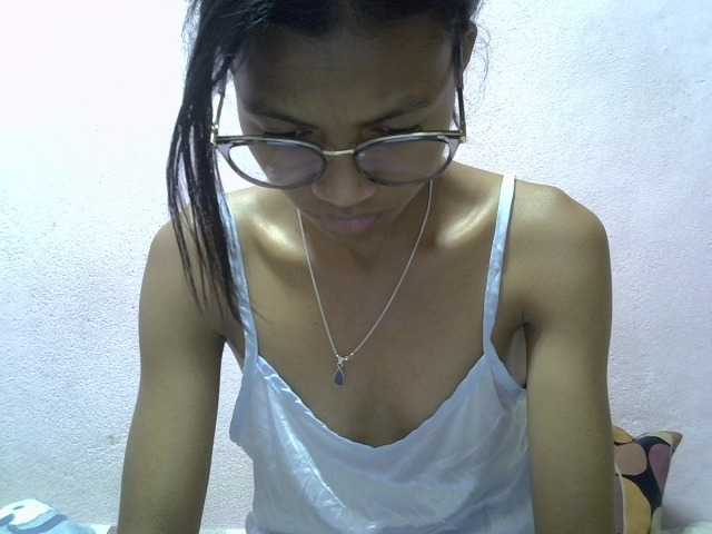 Yalane live cam on BongaCams