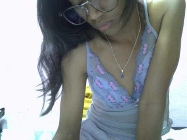 Yalane live cam on BongaCams