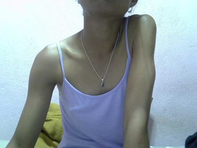 Yalane live cam on BongaCams