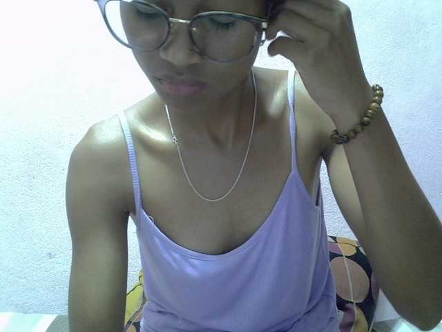 Yalane live cam on BongaCams