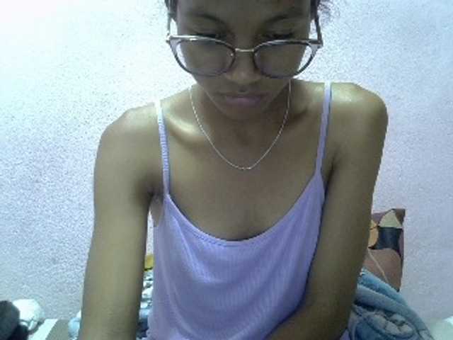 Yalane live cam on BongaCams