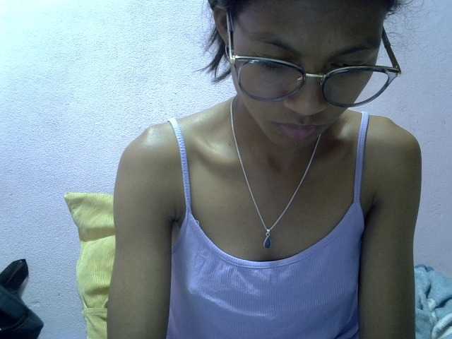 Yalane live cam on BongaCams
