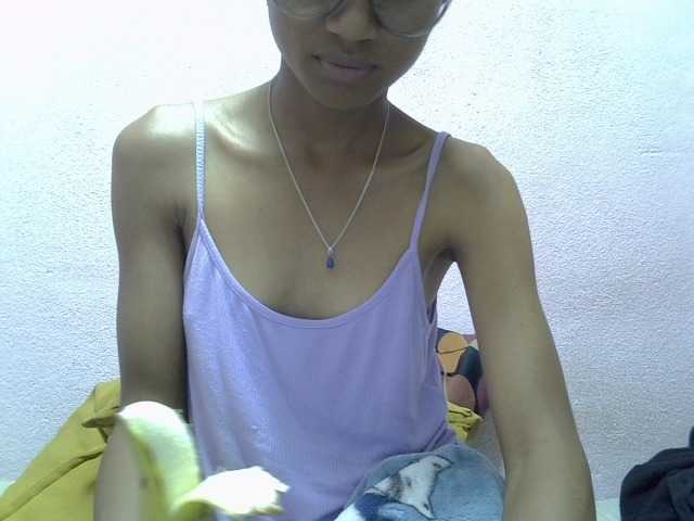 Yalane live cam on BongaCams