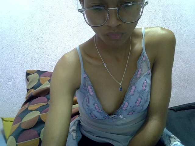 Yalane live cam on BongaCams