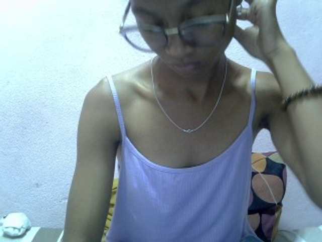 Yalane live cam on BongaCams