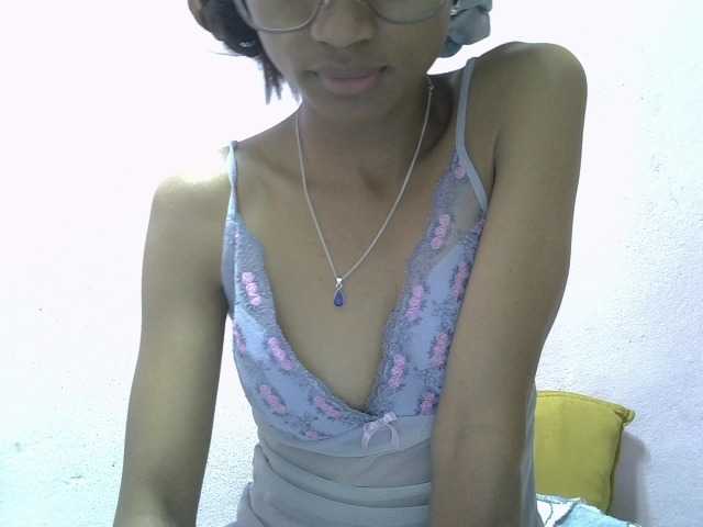 Yalane live cam on BongaCams