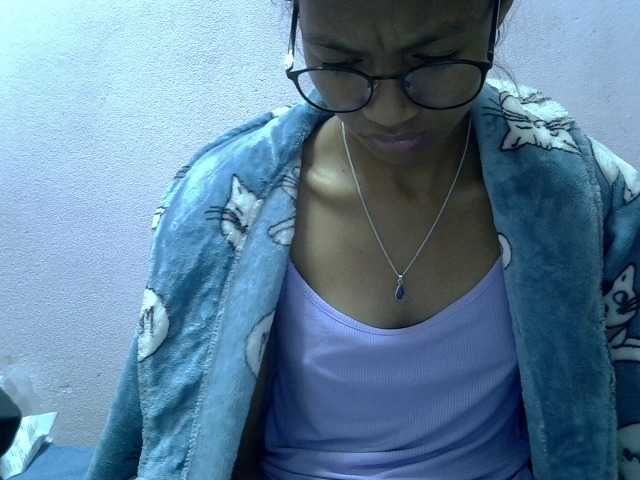 Yalane live cam on BongaCams