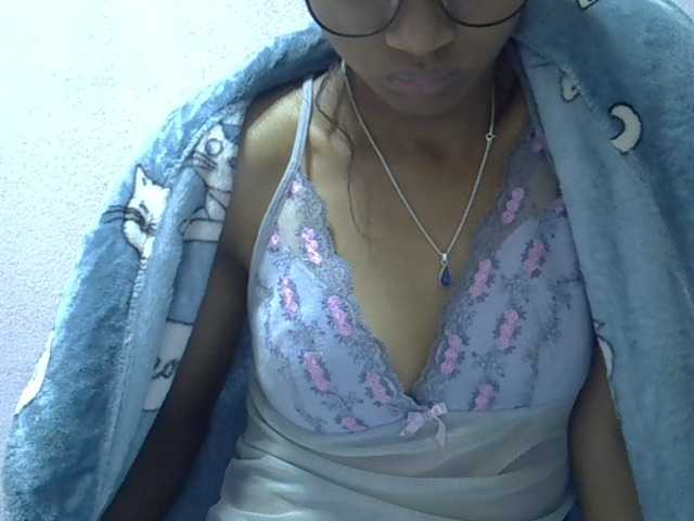 Yalane live cam on BongaCams