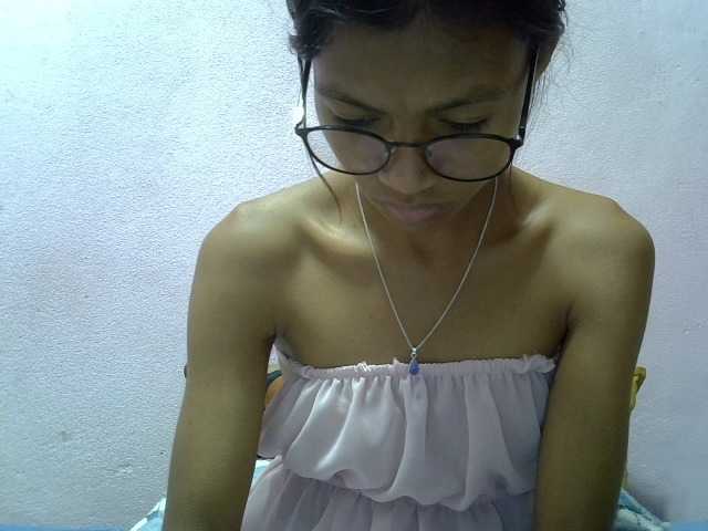 Yalane live cam on BongaCams