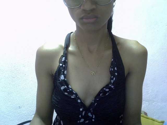 Yalane live cam on BongaCams