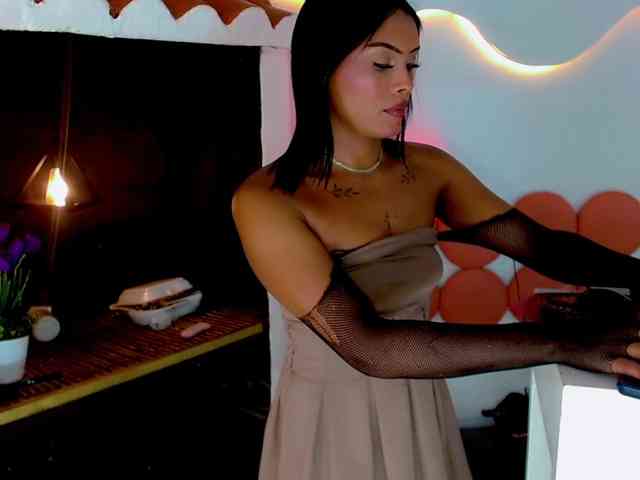 CoralineSweett Sex Cam Show