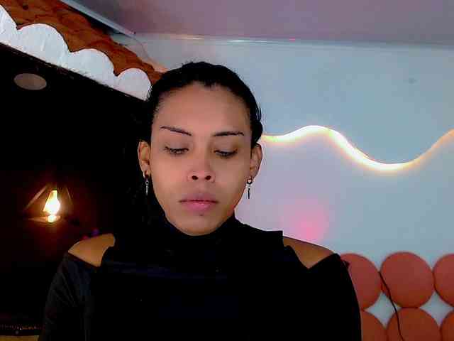 CoralineSweett Sex Cam Show