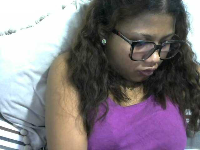 Anelah live cam on BongaCams