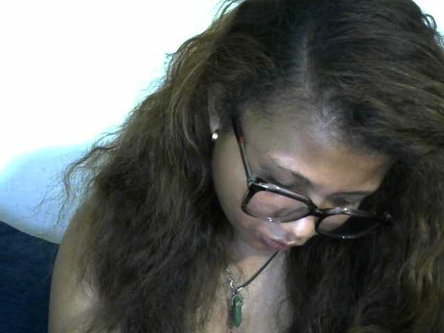 Anelah live cam on BongaCams