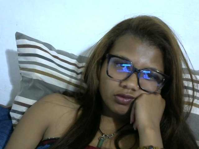 Anelah live cam on BongaCams