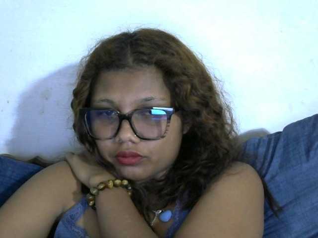 Anelah live cam on BongaCams