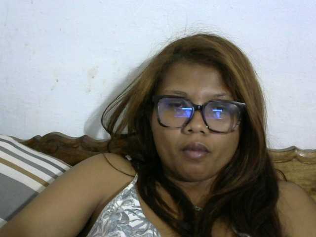 Anelah live cam on BongaCams