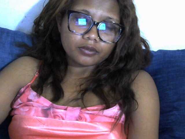 Anelah live cam on BongaCams