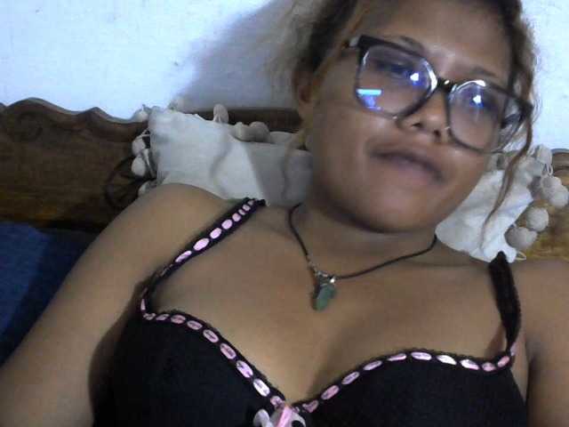 Anelah live cam on BongaCams