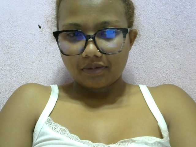 Anelah live cam on BongaCams