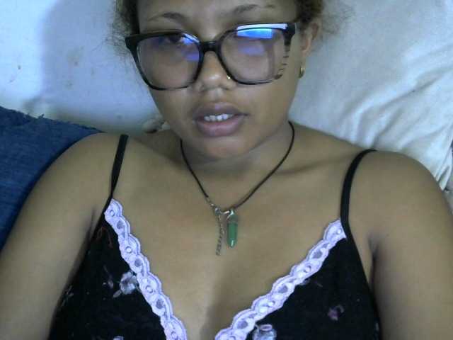 Anelah live cam on BongaCams