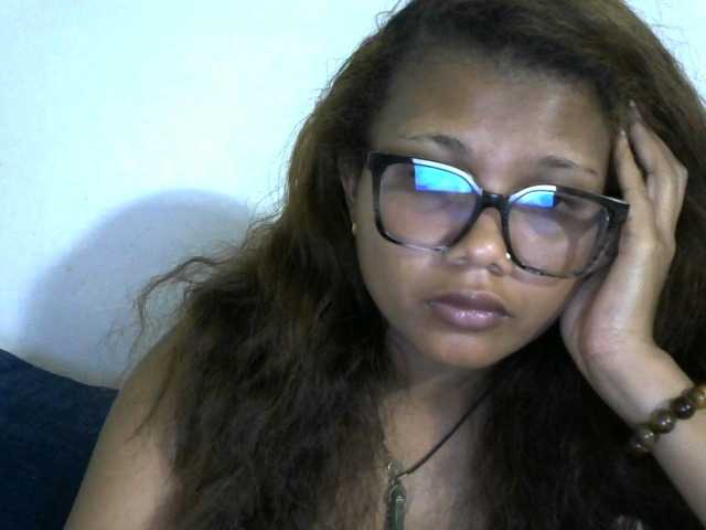 Anelah webcam bongacams model stream image