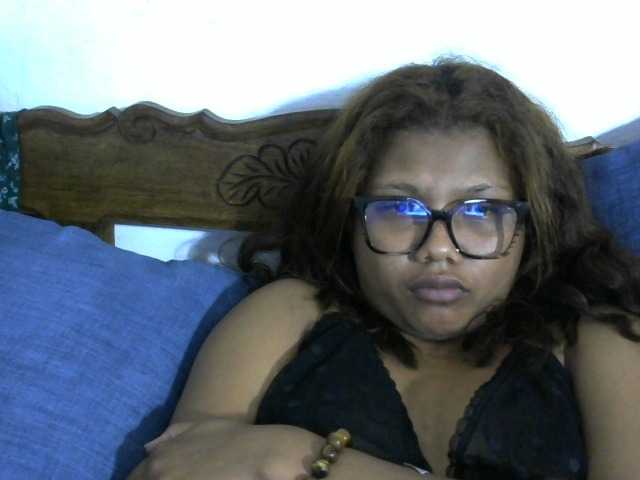 Anelah live cam on BongaCams
