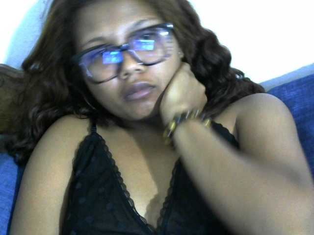 Anelah live cam on BongaCams