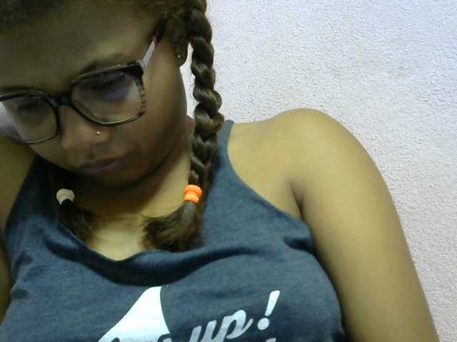 Anelah live cam on BongaCams