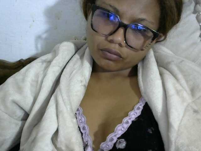 Anelah live cam on BongaCams