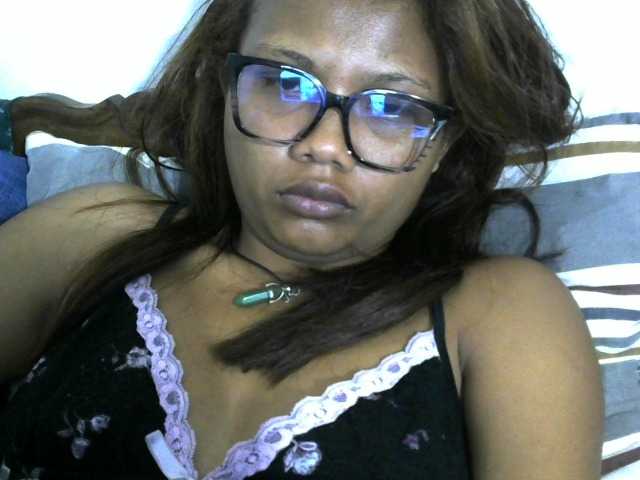 Anelah live cam on BongaCams