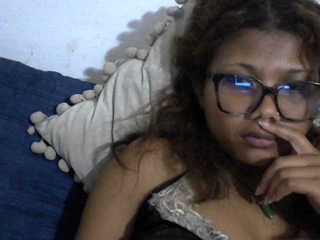 Anelah live cam on BongaCams