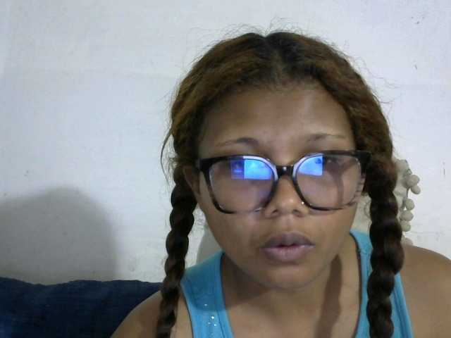 Anelah live cam preview