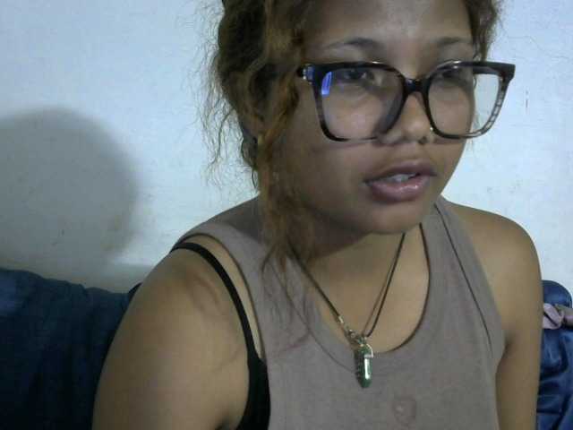 Anelah live cam on BongaCams