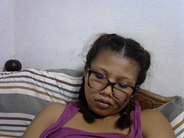Anelah live cam on BongaCams