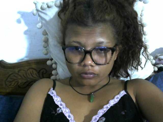Anelah live cam on BongaCams