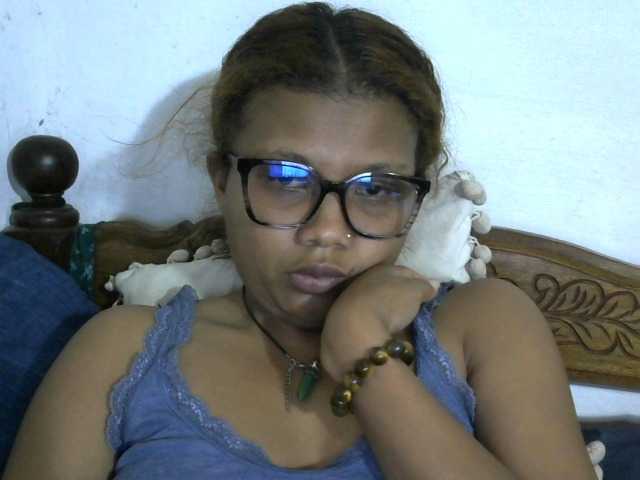 Anelah live cam on BongaCams