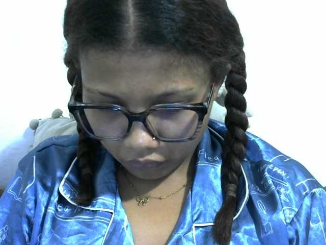 Anelah live cam on BongaCams