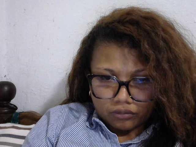 Anelah live cam on BongaCams