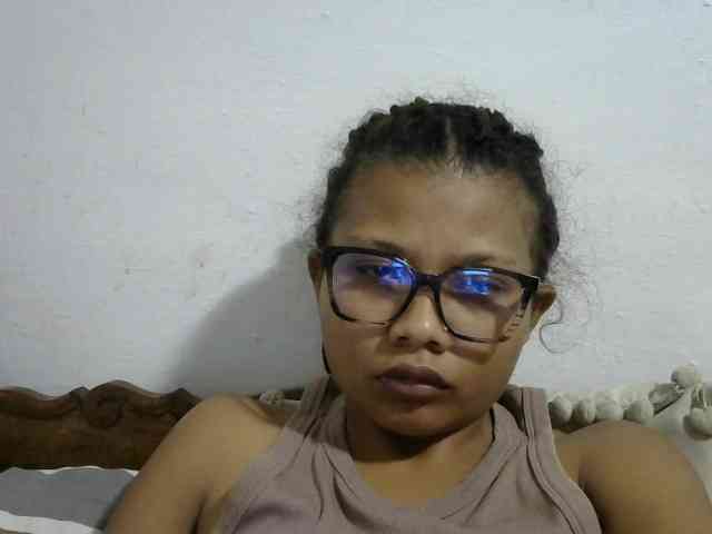 Anelah Live Webcam on BongaCams