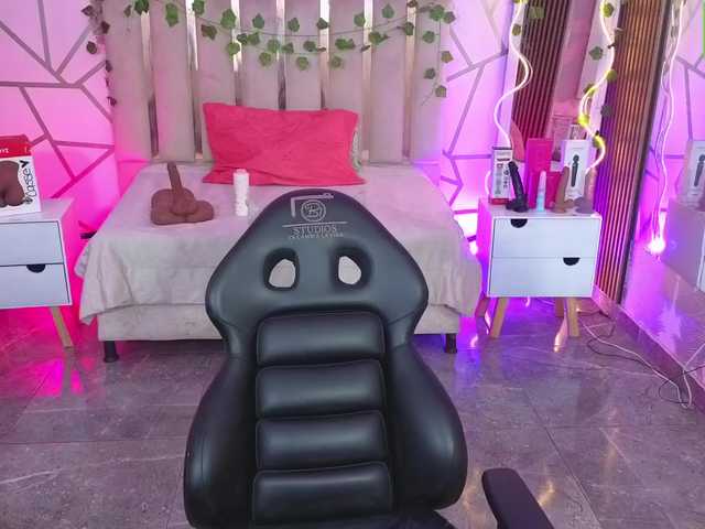 CASSE-TAY live cam on BongaCams