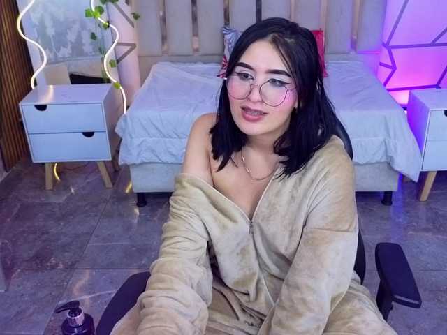 CASSE-TAY live cam on BongaCams