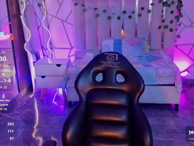 CASSE-TAY live cam on BongaCams