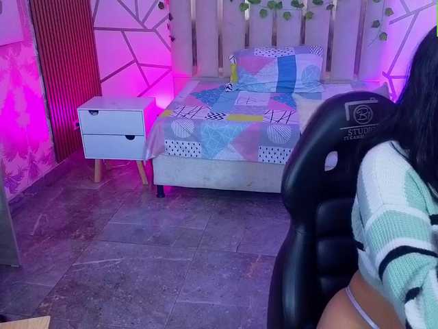 CASSE-TAY live cam on BongaCams