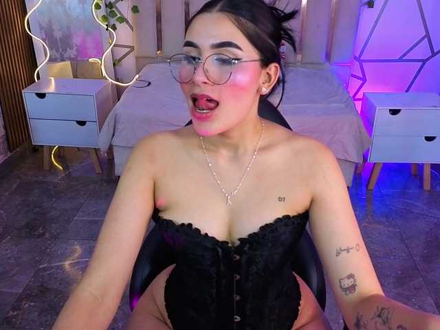 CASSE-TAY live cam on BongaCams