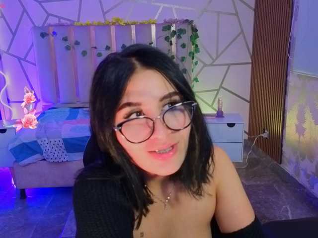 CASSE-TAY live cam on BongaCams