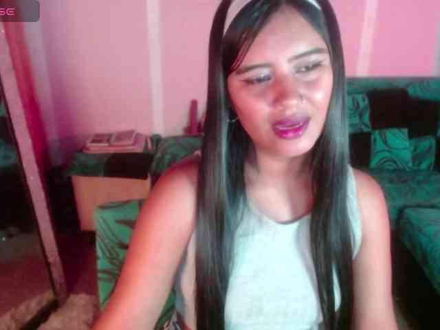 Mar-18's cam show statistics and live stream